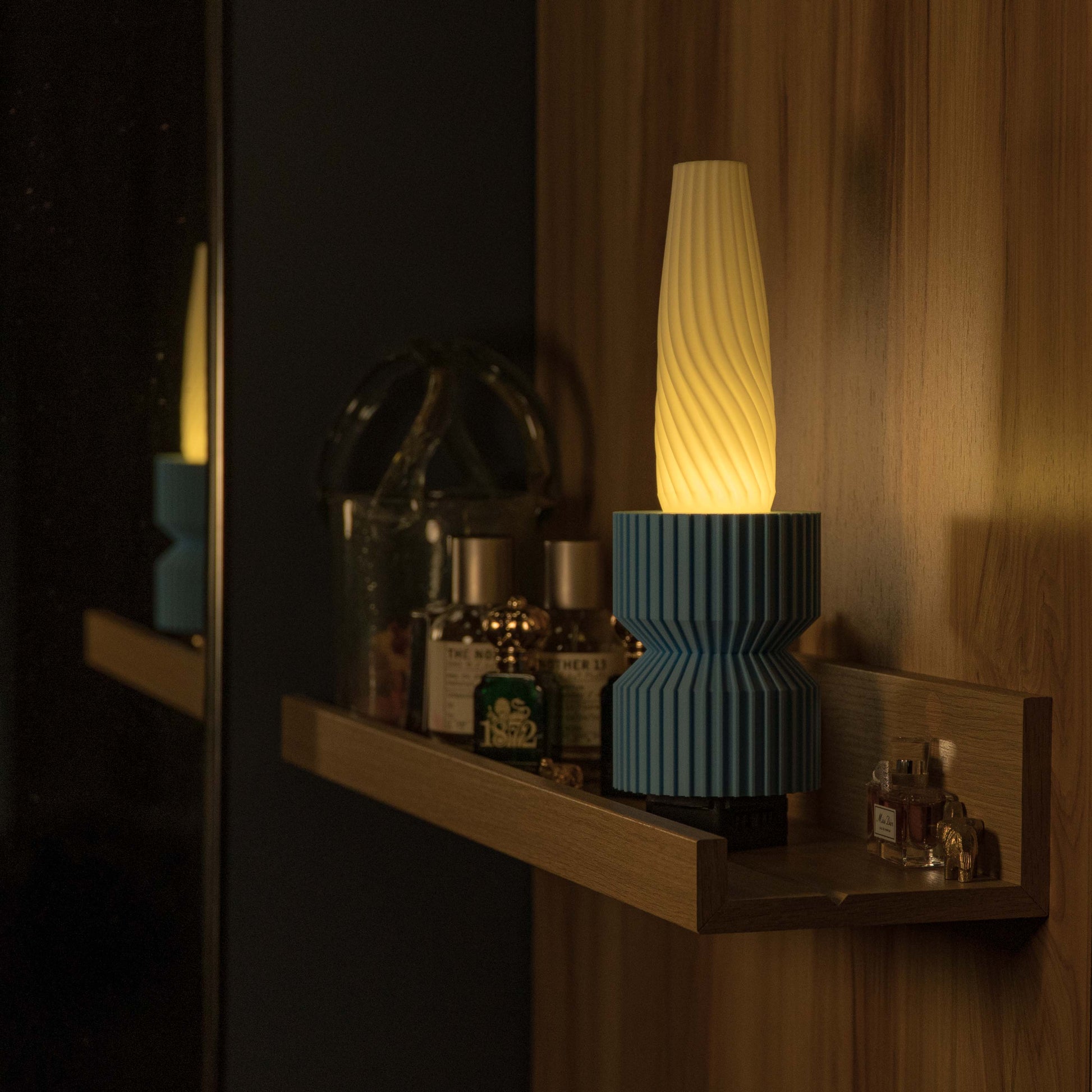 Axial - Portable Light Lamp