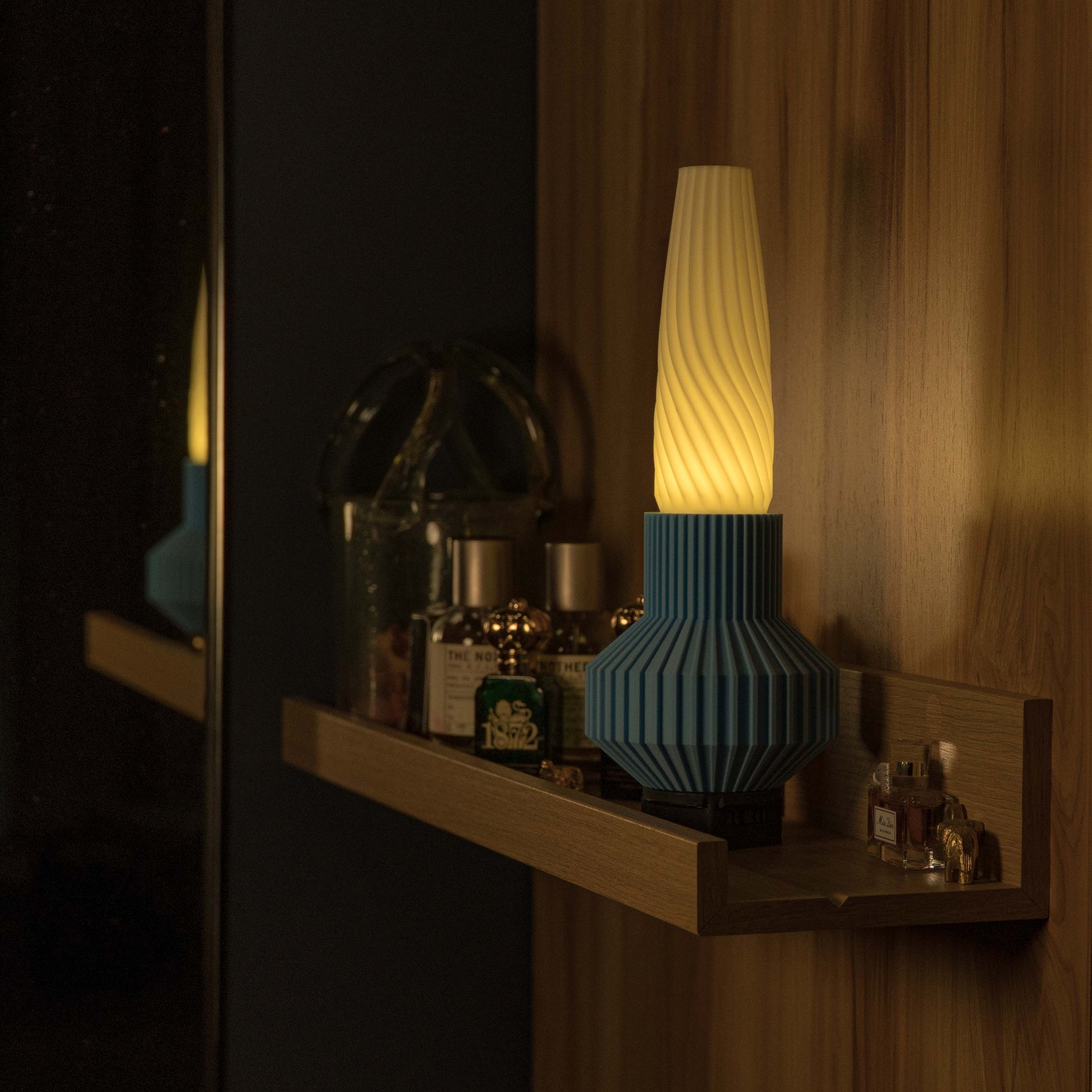 Momentum - Portable Light Lamp