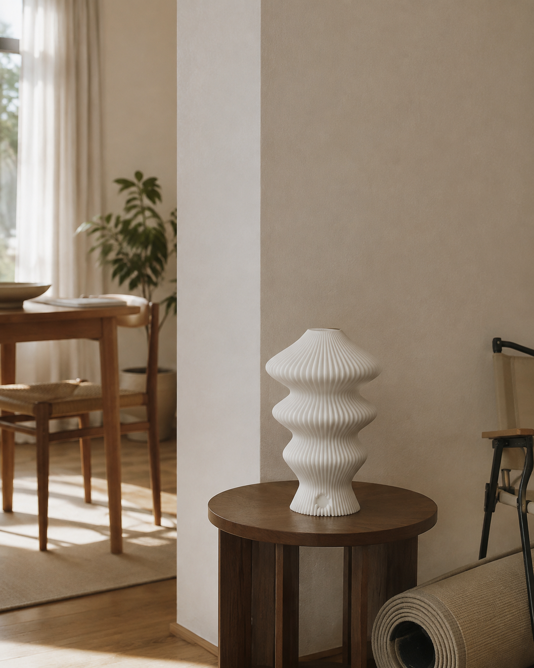 White Muvèlo Ruvaa Mono cordless table lamp in a flexible rented apartment
