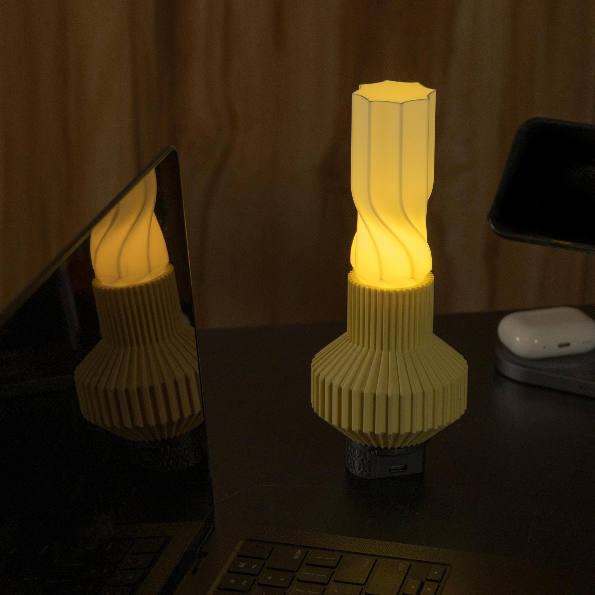 Momentum - Portable Light Lamp